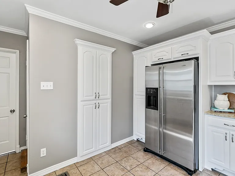 4206 Somerville Ave — Photo 8