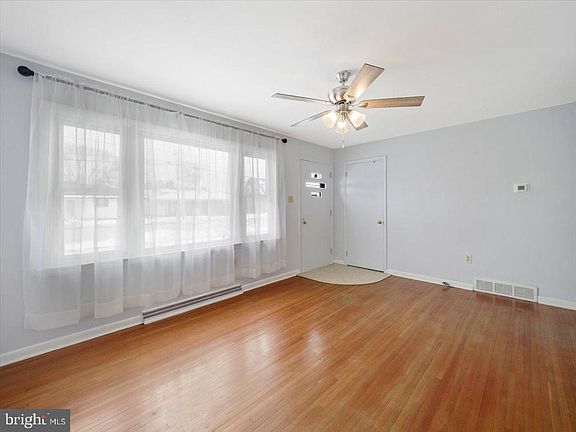 3rd image of 507 Ridge Ave