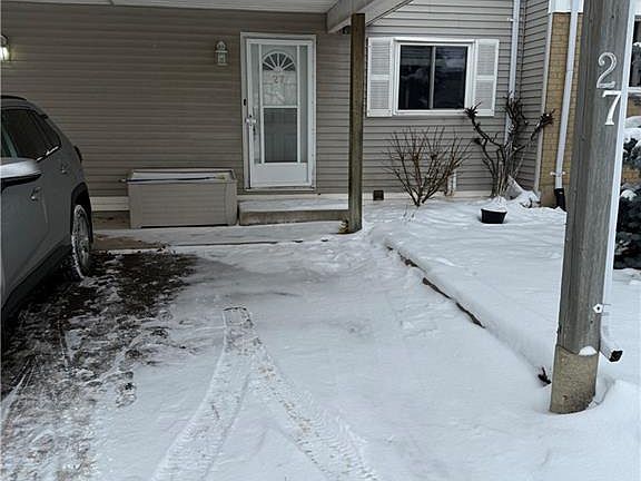 2nd image of 255 Northlake Dr #27