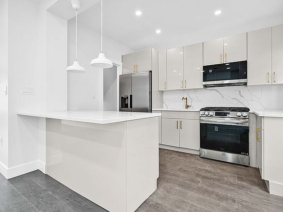 2nd image of 11322 204th St