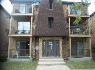 6728 W 64th Pl APT 1B, Chicago, IL 60638