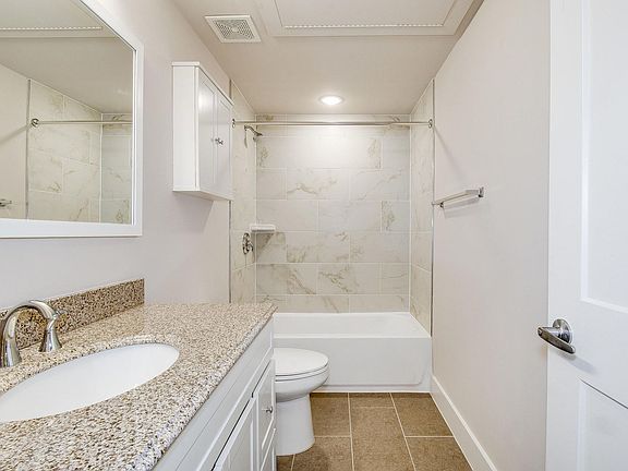 5th image of 1842 M St NE APT 4