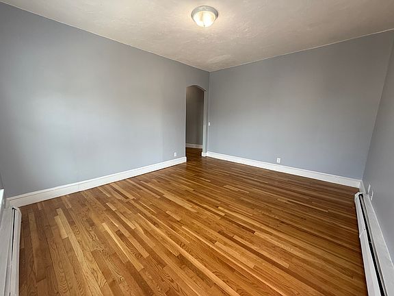 4th image of 14 Mount Everett St