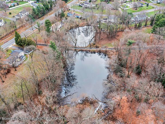 4th image of 911 Middletown Lincroft Road