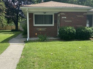 8664 Harding Ave, Center Line, MI 48015