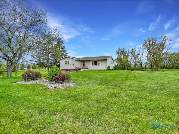 1586 Standley Rd, Defiance, OH 43512