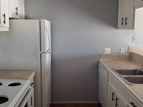 4th image of 14621 S Padre Island Dr APT M