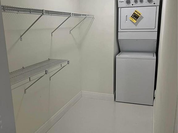 5th image of 19477 NE 10th Ave APT 402