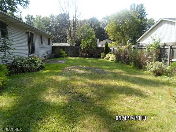 4th image of 940 Hillside Dr