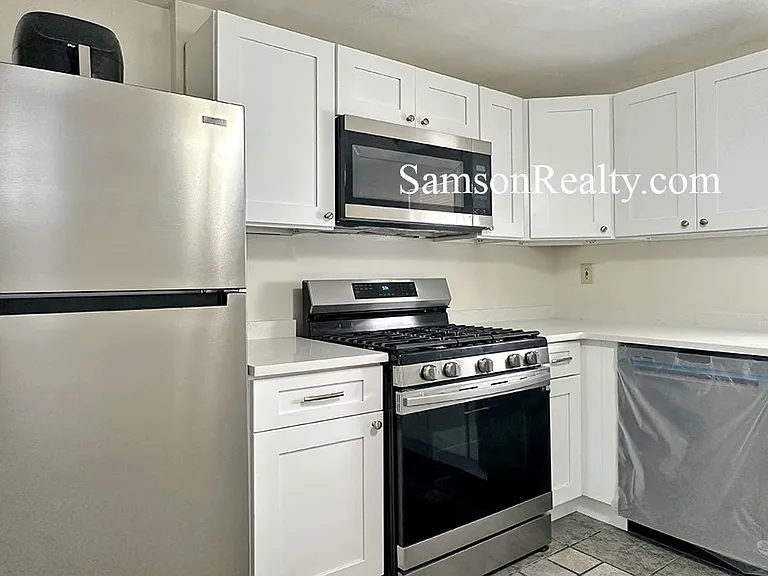 204 Angell St #3/4 — Photo 9