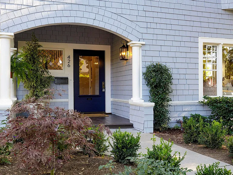 426 E Valerio St — Photo 3