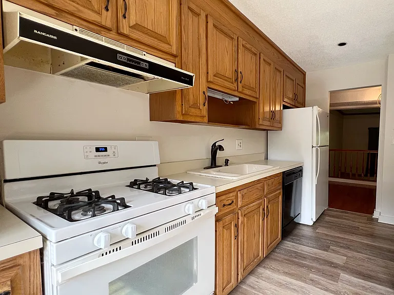 95 Farmington Chase Cres #95 — Photo 3