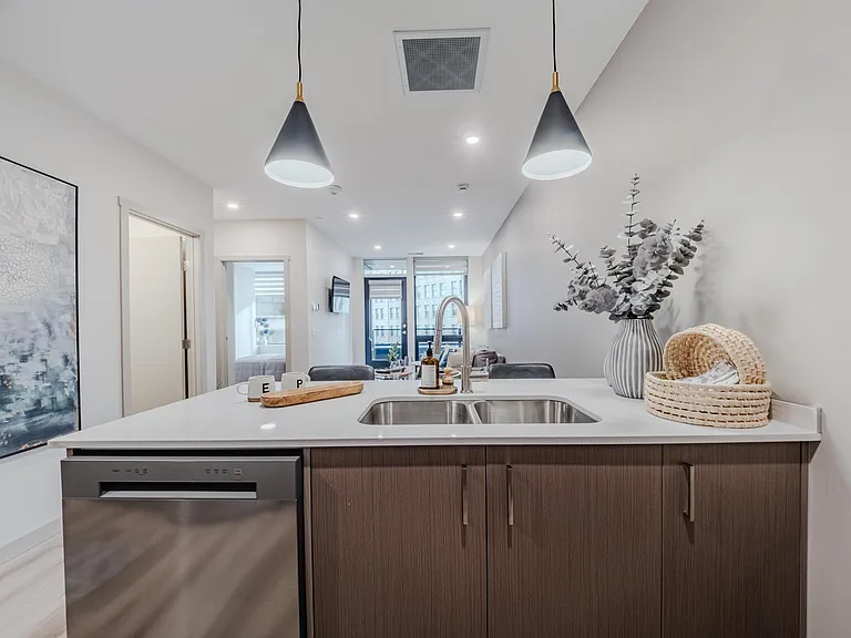 10020 101a Ave NW — Photo 8