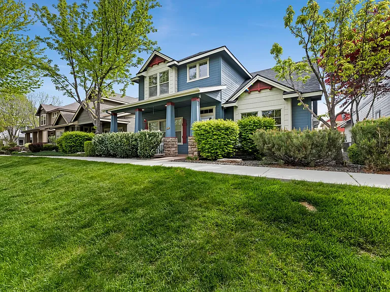 922 E Winding Creek Dr — Photo 23