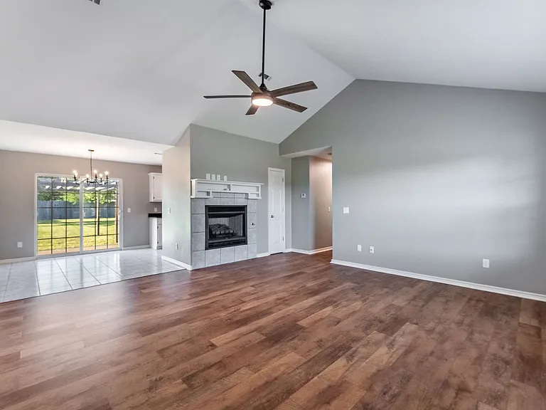 740 Dogwood St — Photo 3