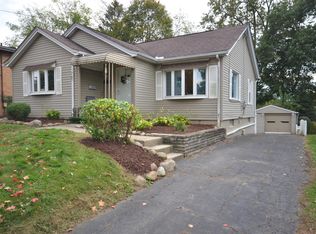 2274 Englewood Ave, Akron, OH 44312