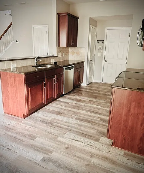 9813 Carson Whitley Ave — Photo 10
