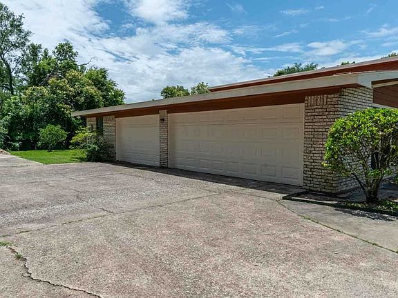 4th image of 3435 Blossom Dr