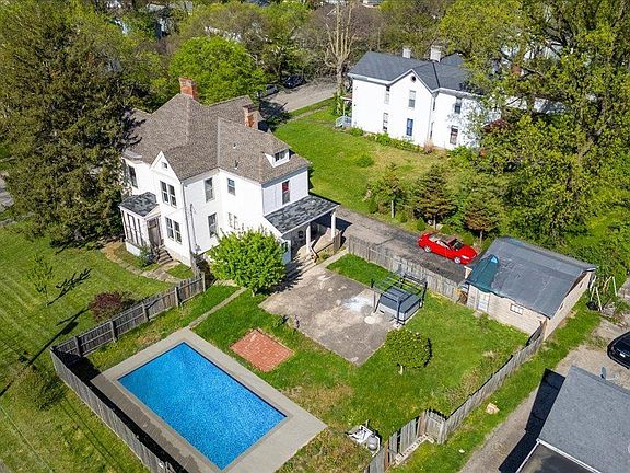 2nd image of 723 Worthington Ave