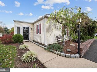 697 Linden Pl, North Wales, PA