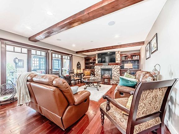 5th image of 10909 Eamon Rd NW