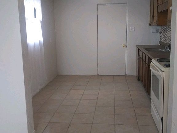 2nd image of 2125 Palomas Ave