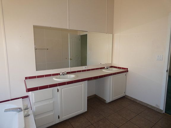 5th image of 3502 Los Encinos St