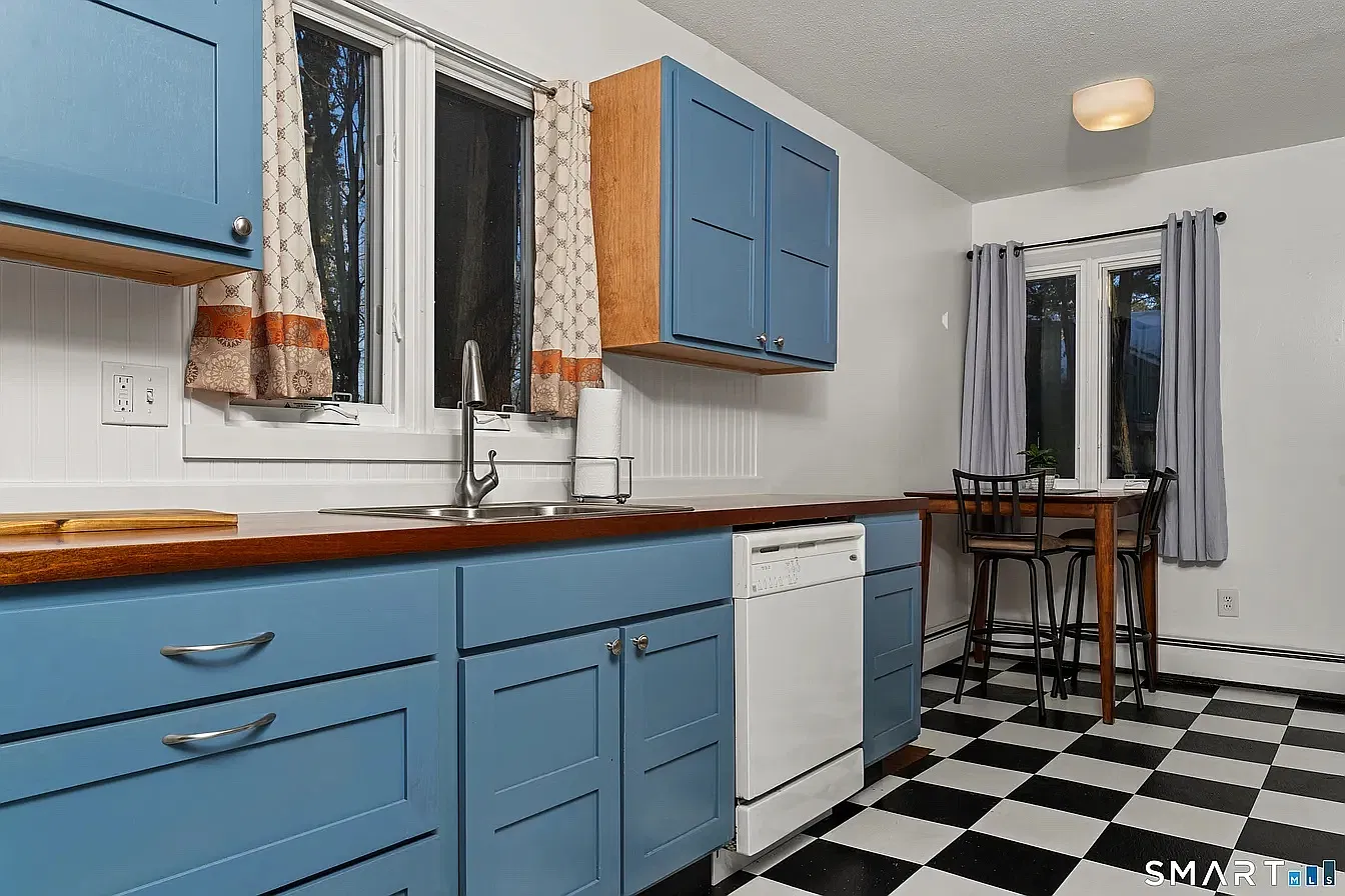 2 bed, 1372 sqft, $1,000 — Photo 1