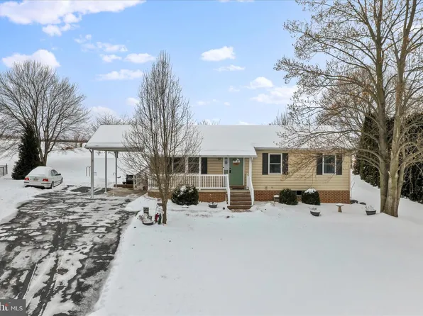 1660 Hawthorne Ln, Chambersburg, PA 17202