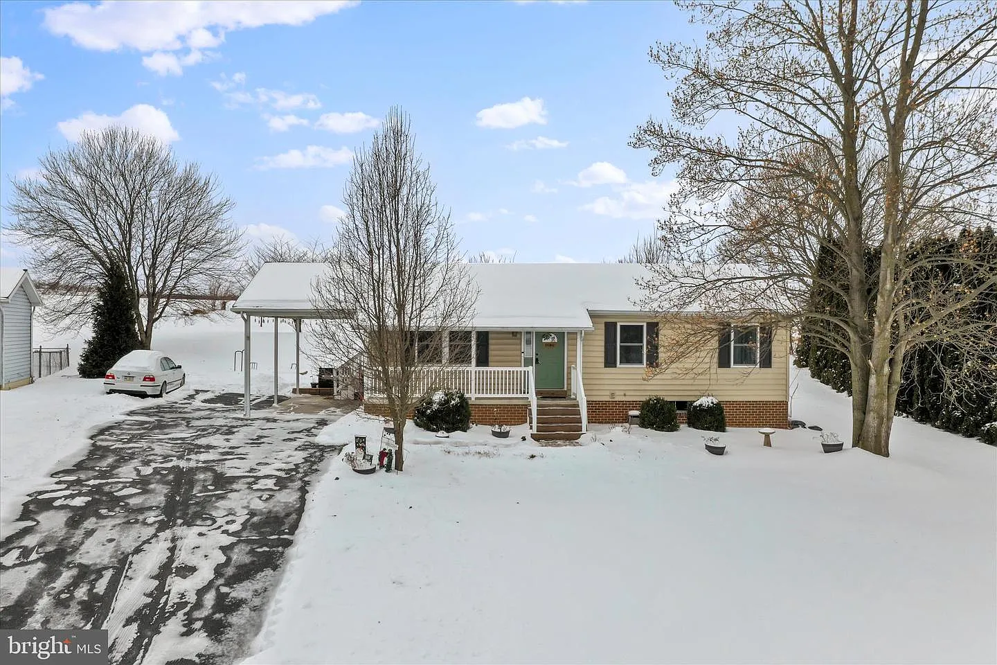 1660 Hawthorne Ln photo 1