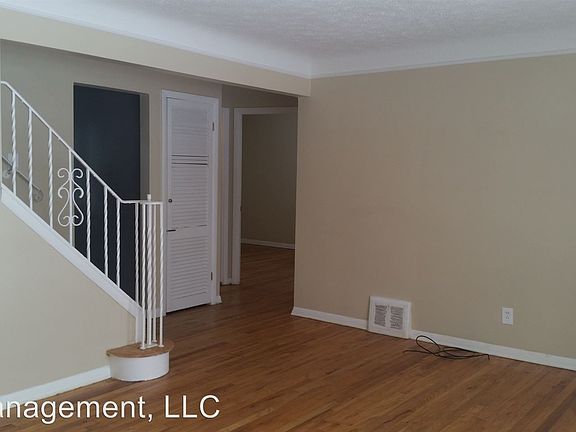 4th image of 26330 Lake Shore Blvd