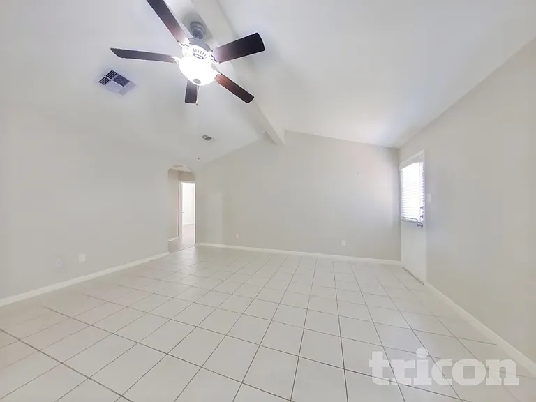 717 Totem Trail Dr — Photo 3