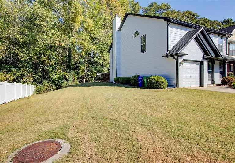1204 Gates Cir SE — Photo 25