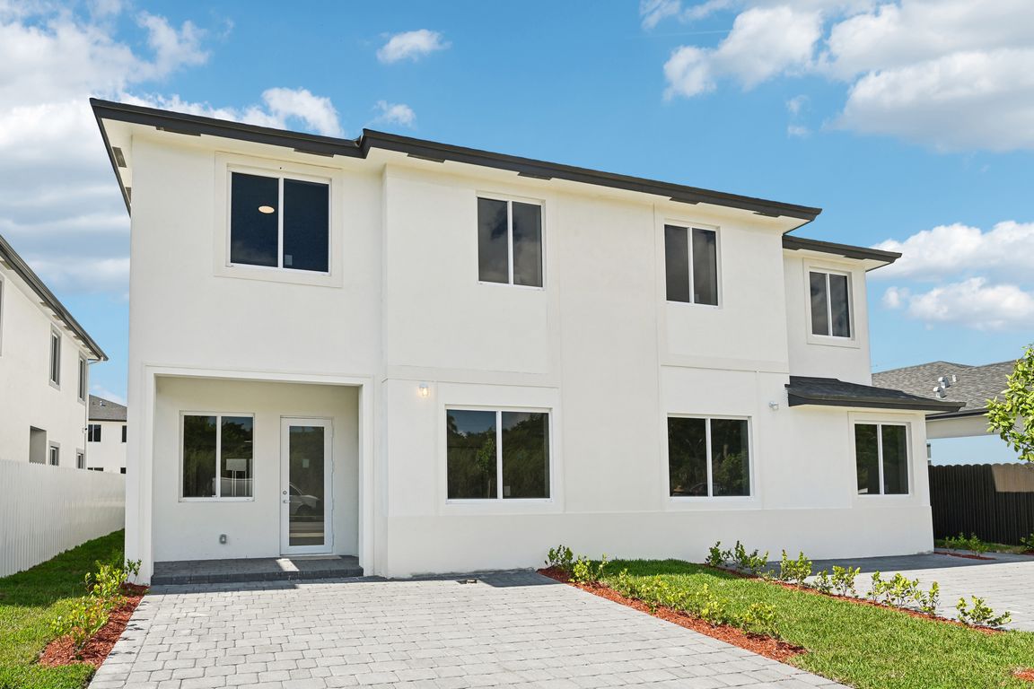SW 125 AVE-002