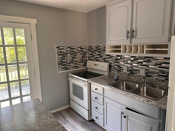 4th image of 11219 E 24th St