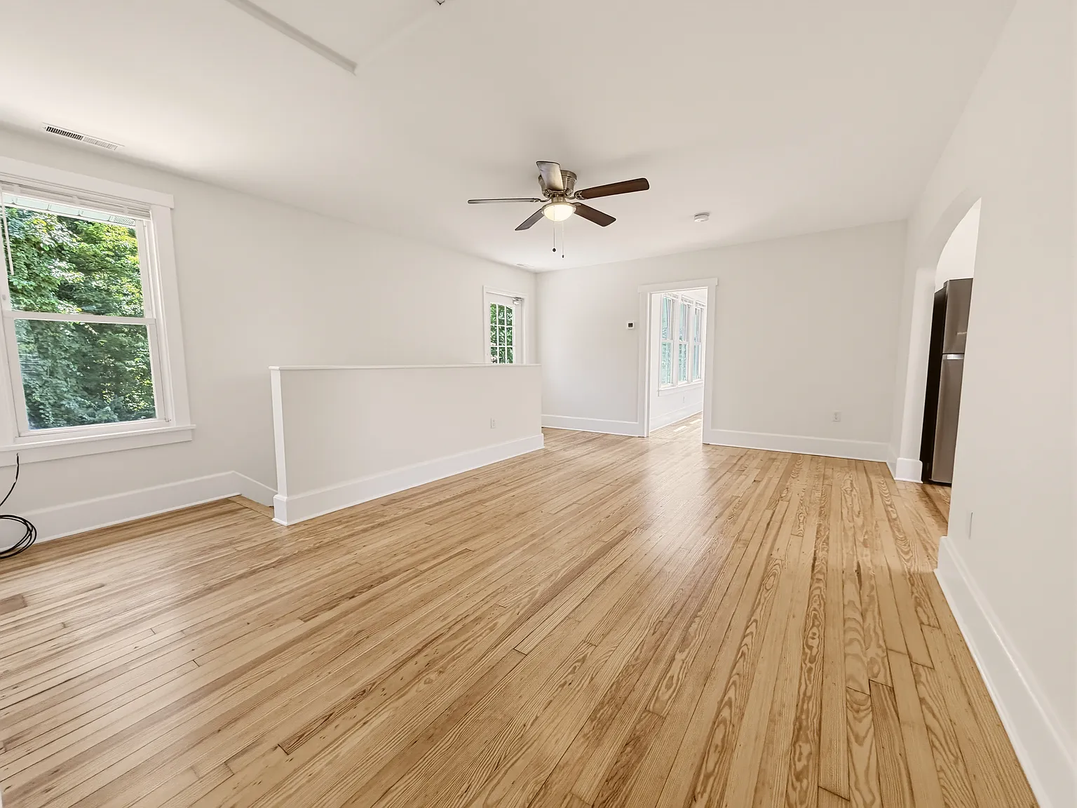 3 bed, 1100 sqft, $2,300 — Photo 2