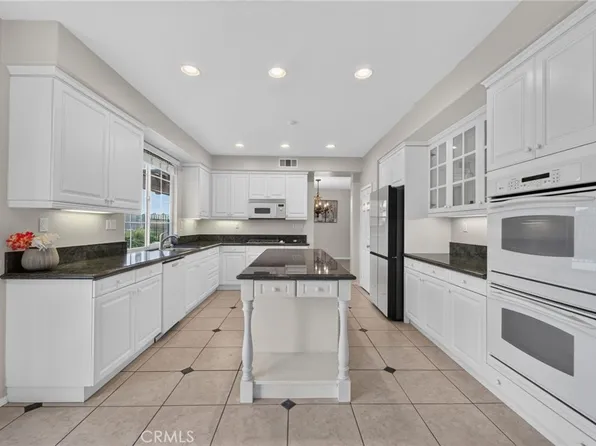 45339 Tiburcio Dr, Temecula, CA 92592
