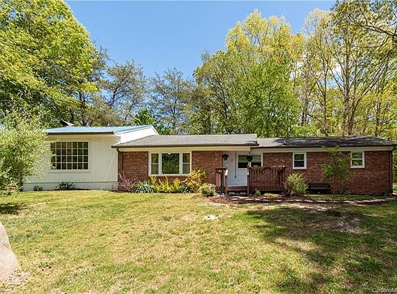 5th image of 15 Jane Moore Dr