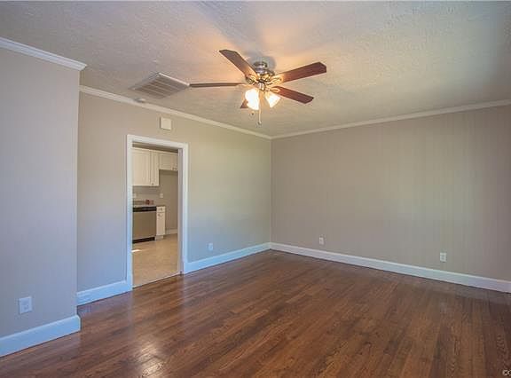 4th image of 2409 Salua Dr
