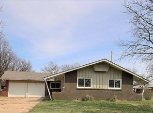 736 N Woodchuck St, Wichita, KS 67212