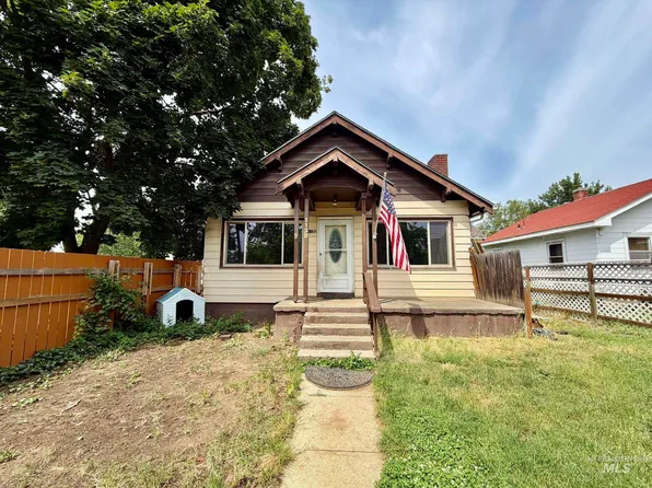 1122 11th St, Lewiston, ID 83501