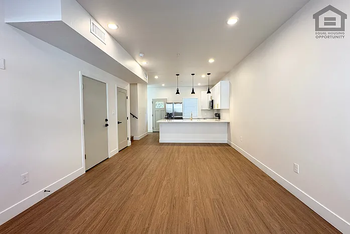 185 Sugarloaf St #1 — Photo 9