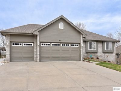 19528 Binney Cir, Elkhorn, NE, 68022