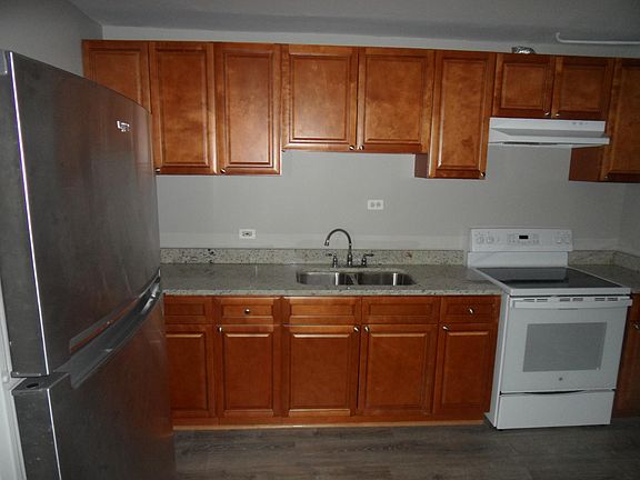5th image of 7200 N Claremont Ave #306