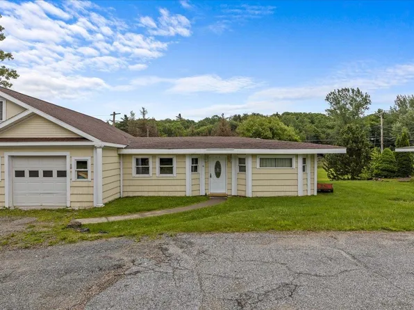 51 Pinewood Drive, St. Albans Town, VT 05478