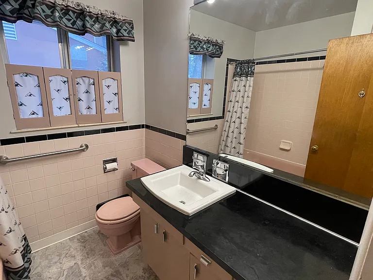 2360 Balsam Dr — Photo 17