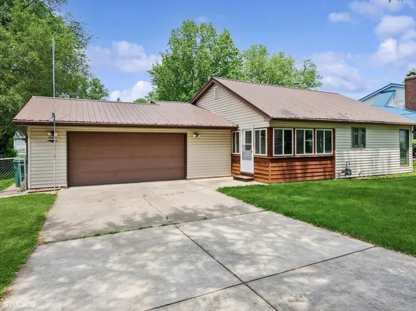 19629 Gilmer St, South Bend, IN 46614