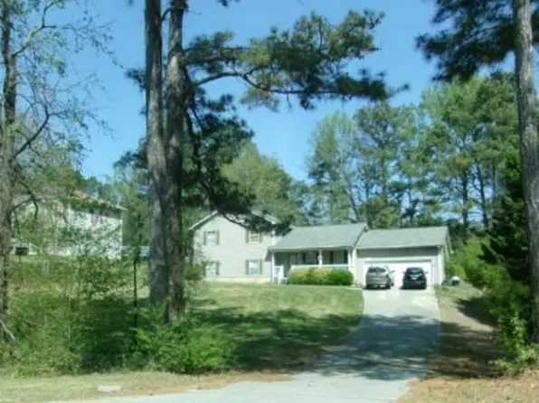 714 Vintage Ln, Dalton, GA 30721