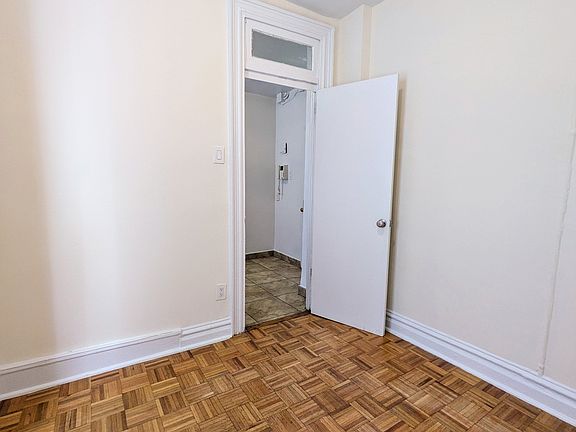 4th image of 230 E 78th St APT 23