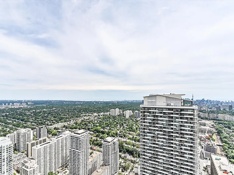 8 Eglinton Ave E #Penthouse 5801 — Photo 29